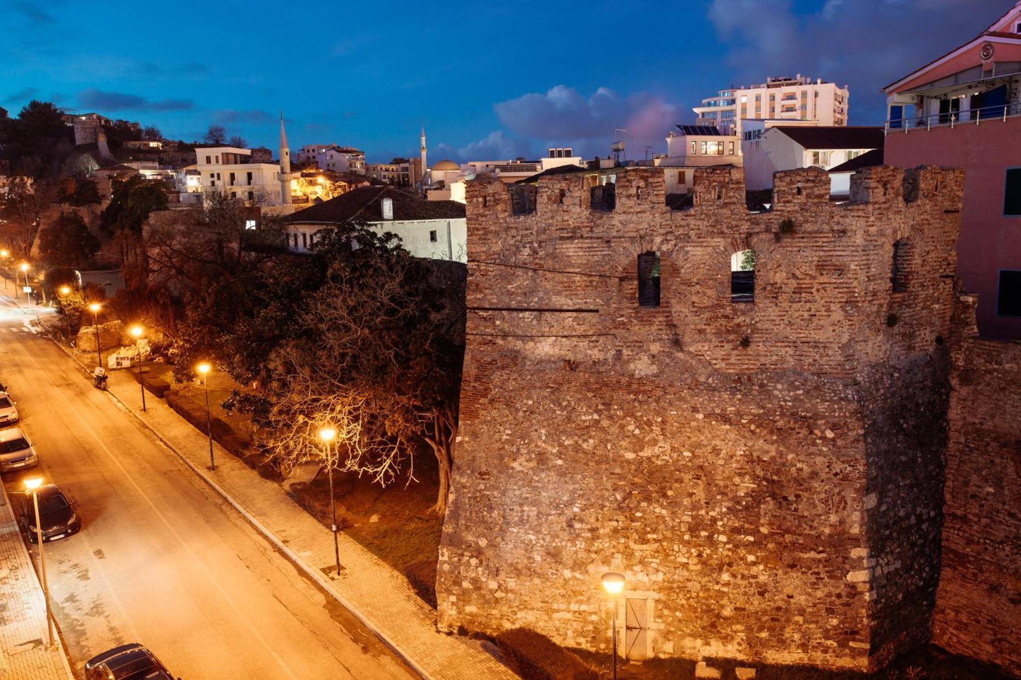 Super Apartment In The Ancient Roman Amphitheater Durres Luaran gambar
