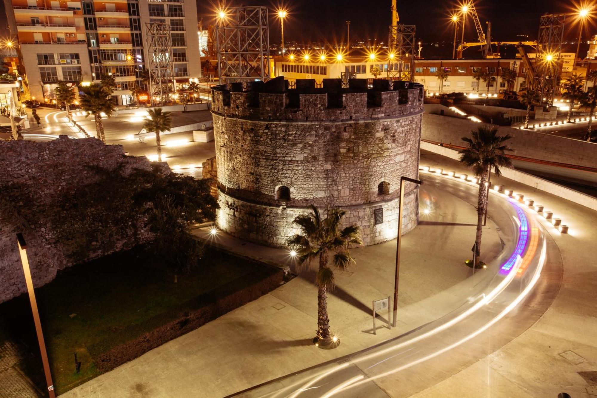 Super Apartment In The Ancient Roman Amphitheater Durres Luaran gambar